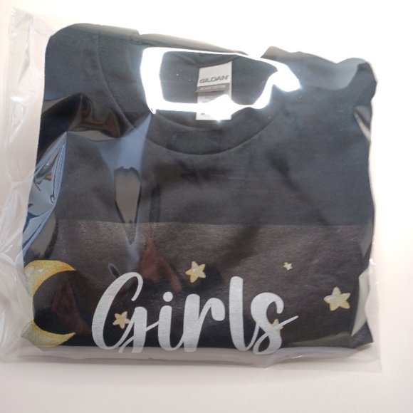 GIRLS NIGHT OUT. A fun tee to wear on the prowl - Picture 11 of 12